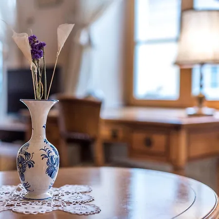 Castle Street Retreat, 19 * Vilnius