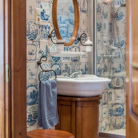 Castle Street Retreat, 19