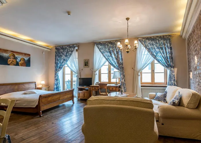 Castle Street Retreat, 19 Vilna