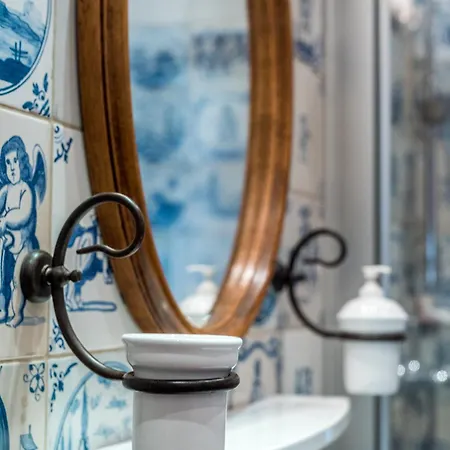 Castle Street Retreat, 19