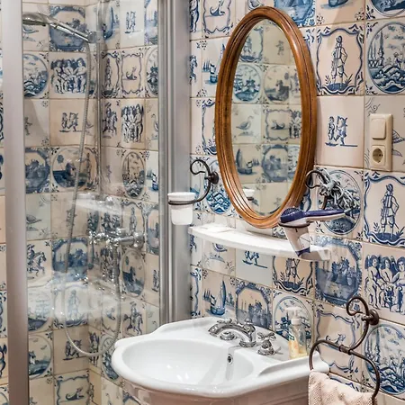 Апартаменты Castle Street Retreat, 19 *