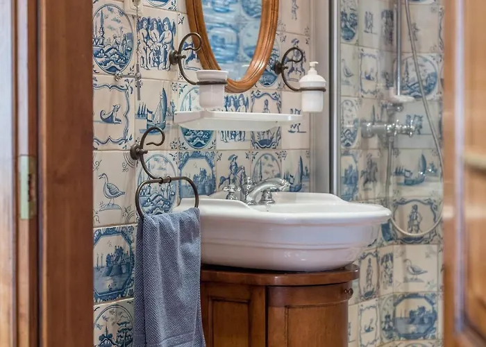 Castle Street Retreat, 19